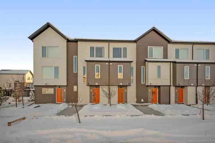 Townhouse For Rent in Calgary, Alberta