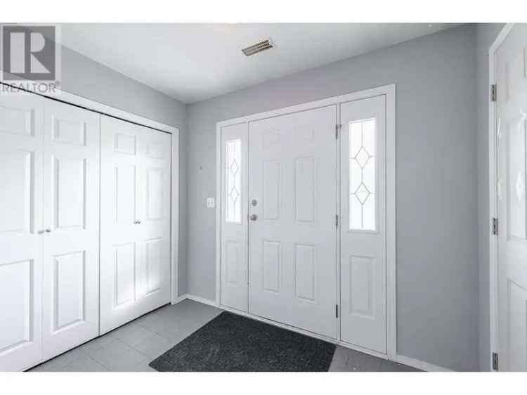 Half Duplex 4 Beds 3 Baths 2100 Sq Ft Corner Lot