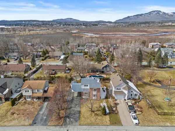 4 Bedroom Cottage for Sale in Magog Estrie