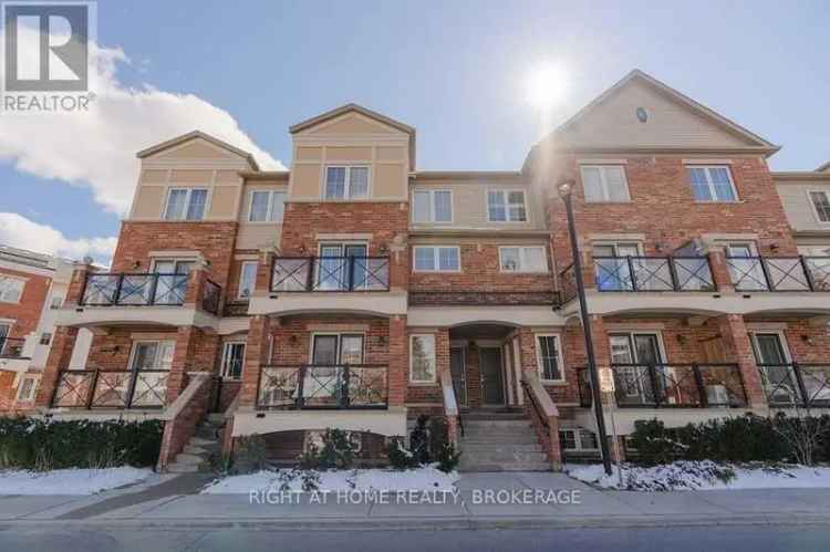 Gorgeous 2 Bed Townhome in Oakville River Oaks