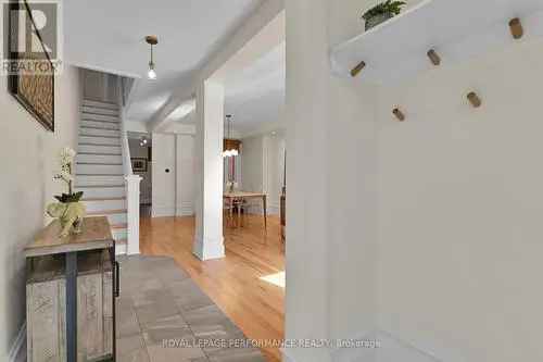 3 Bed 2 Bath Row Unit New Edinburgh Family Home