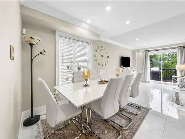 Newmarket Summerhill Estates Townhome - 3 Beds, Modern Renovation