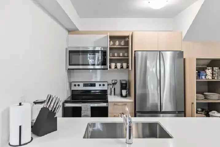 Rent 3 Bedroom Apartment in Toronto with Modern Finishes and Balcony