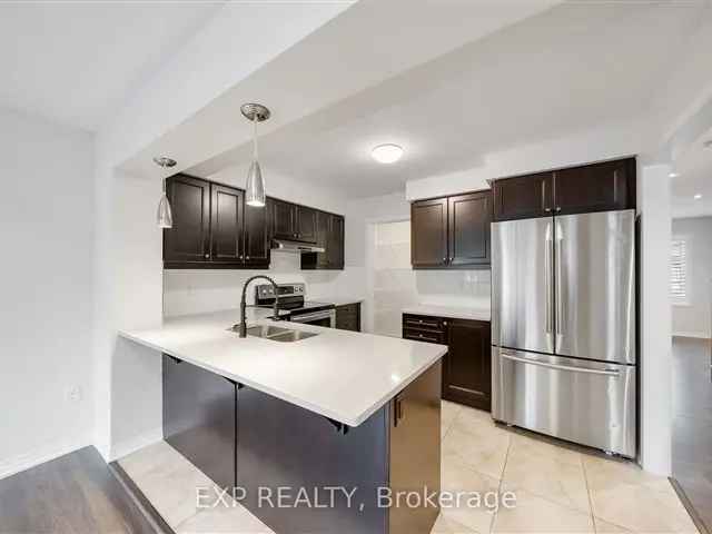 Townhouse For Sale in Oakville, Ontario