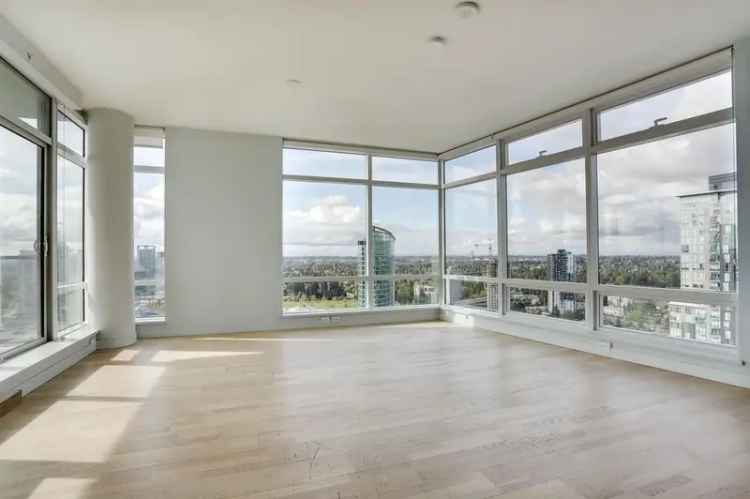 Condo For Sale in Surrey, British Columbia