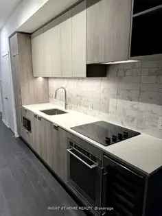 Rent 1 Bedroom Den Apartment in Toronto with Upscale Amenities