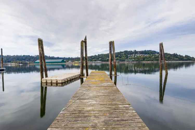Port Moody Waterfront Property: Large Lot with Deep Water Moorage
