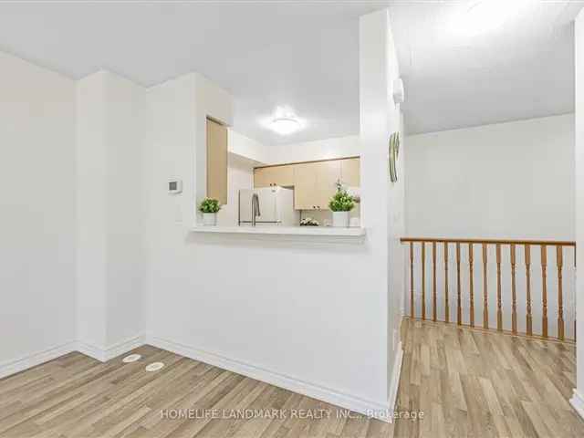 2 Bed 2 Bath Townhome Near 401 404 Newly Renovated