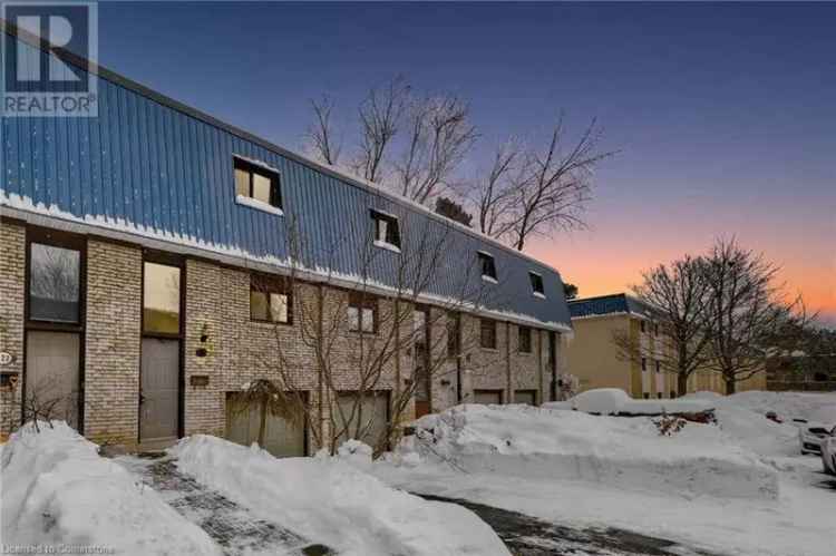 Beautifully Renovated Townhouse Near Lake with 3 Parking Spaces