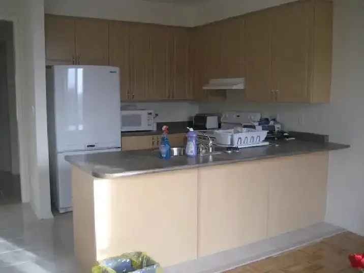 ✔ Student Bedroom For Rent - York University Village