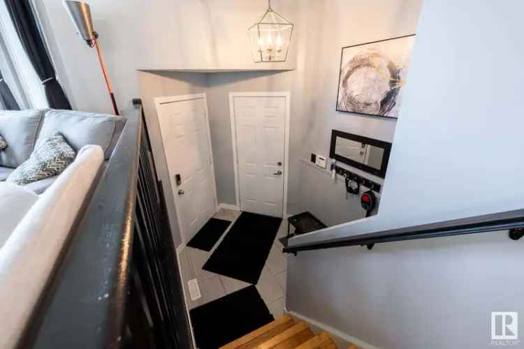 Family Home 3 1 Bedrooms 2 5 Baths Heated Garage