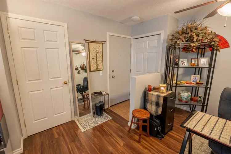 House For Sale in Calgary, Alberta