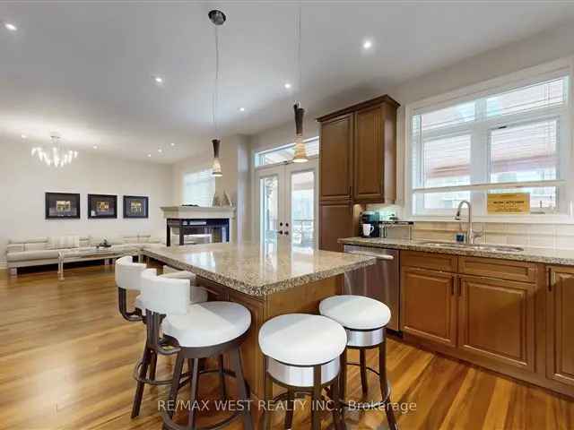 Luxury 5-Bedroom Home in Patterson