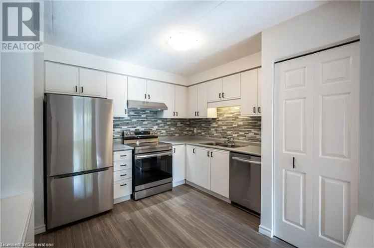 Updated Ground Floor Condo in Lakeshore North