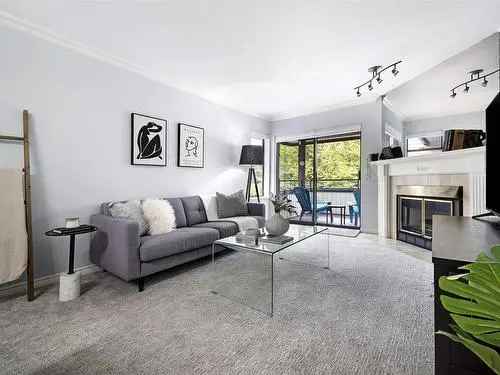 2 Bed 2 Bath Renovated Townhouse in Guildford Surrey