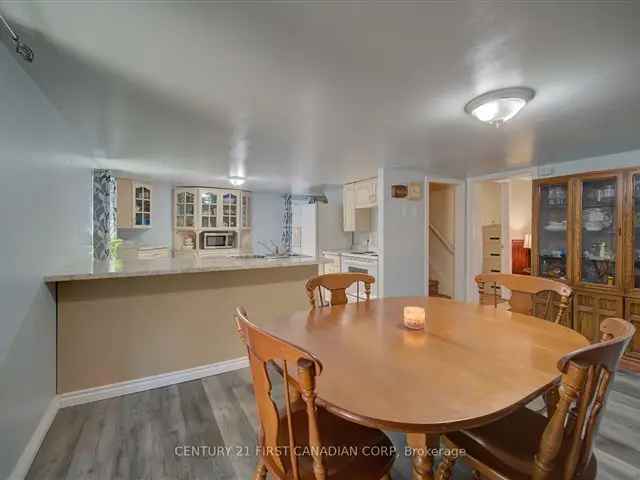 House For Sale in Tillsonburg, Ontario