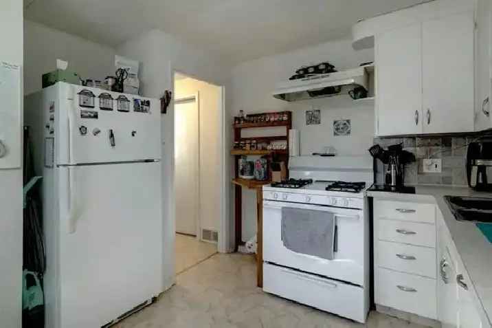 Cozy 2-BR Suite Richmond SW Close to DT