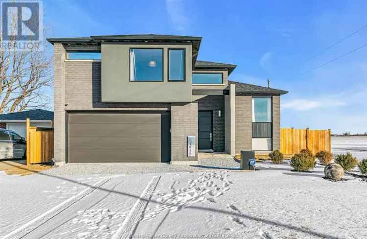 House For Sale in 14045, Walker Road, Town of Essex, Ontario