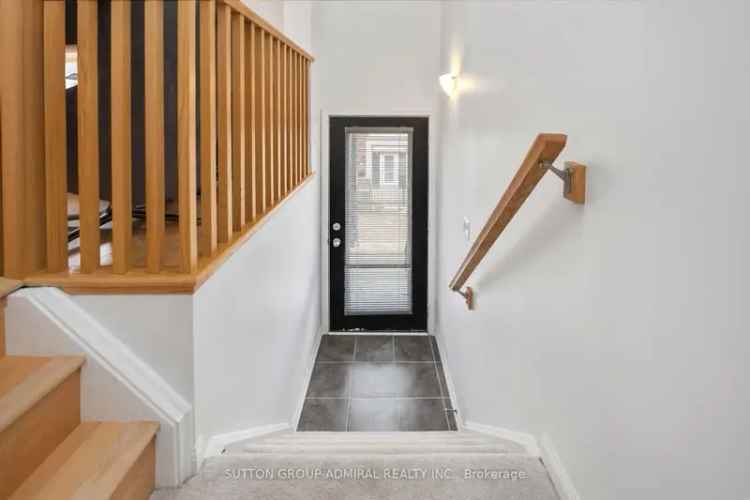 Spacious Modern End Unit Townhouse in Aurora
