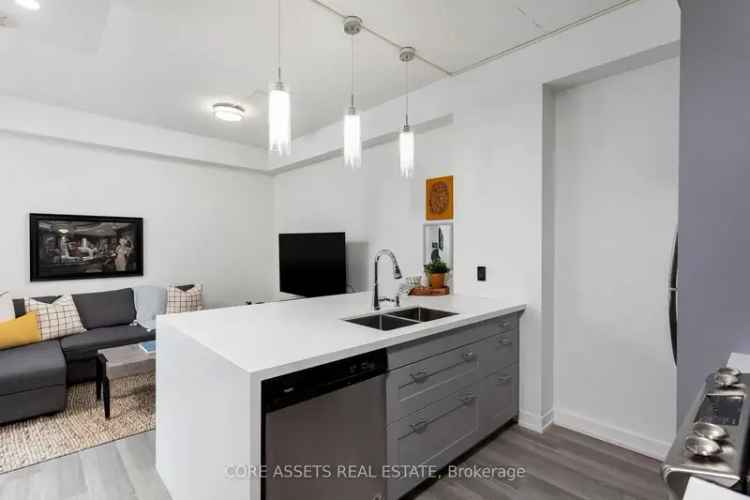Downtown Toronto Condo: 1 Bed, 1 Bath, Gas Range, Private Patio