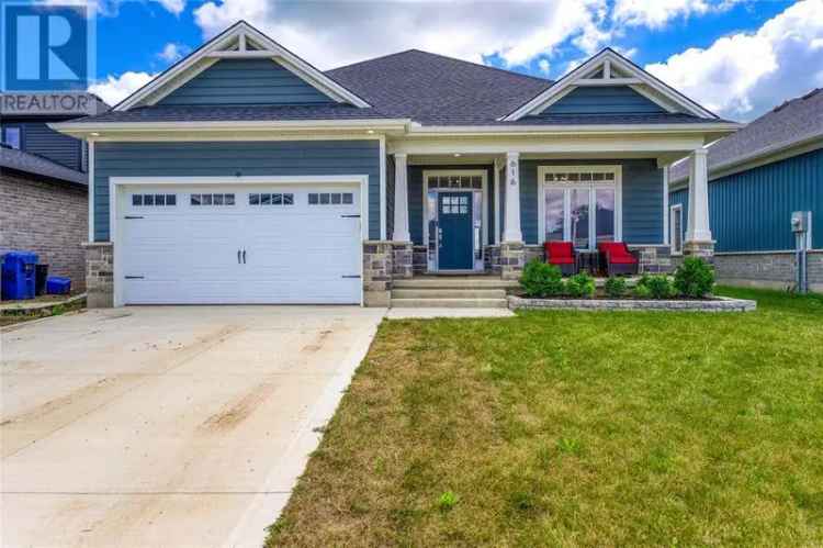 2+2 Bedroom Bungalow in Wyoming with Pool and Finished Basement