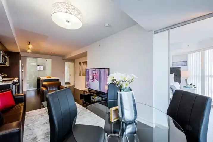 Bay St Furnished 2 BDRM 2 Bath Condo Sleeps 6