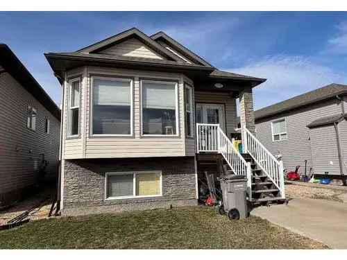4 Level Split Duplex in Westpointe Grande Prairie