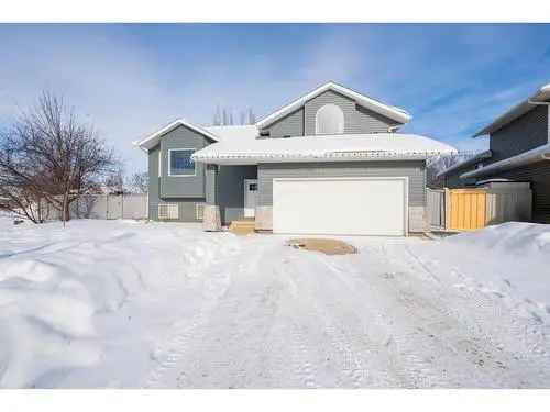 Buy House with Large Lot and Modern Features in Country Club West Grande Prairie