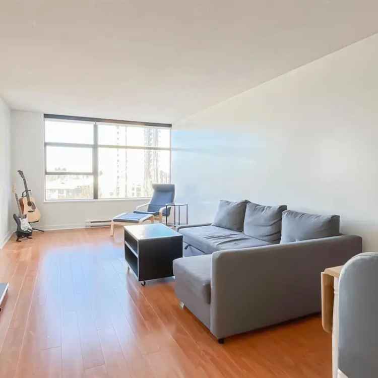 Spacious 1 Bed + Den Condo in URBA by BOSA