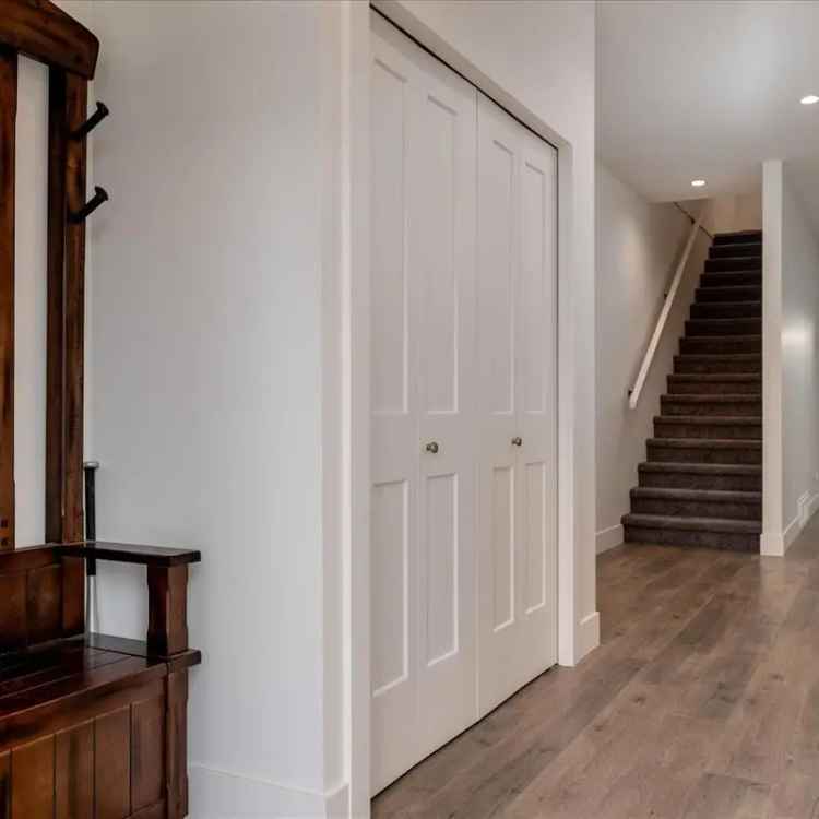 Stunning 4-Bedroom Home in Diver Lake - Modern Living at its Finest