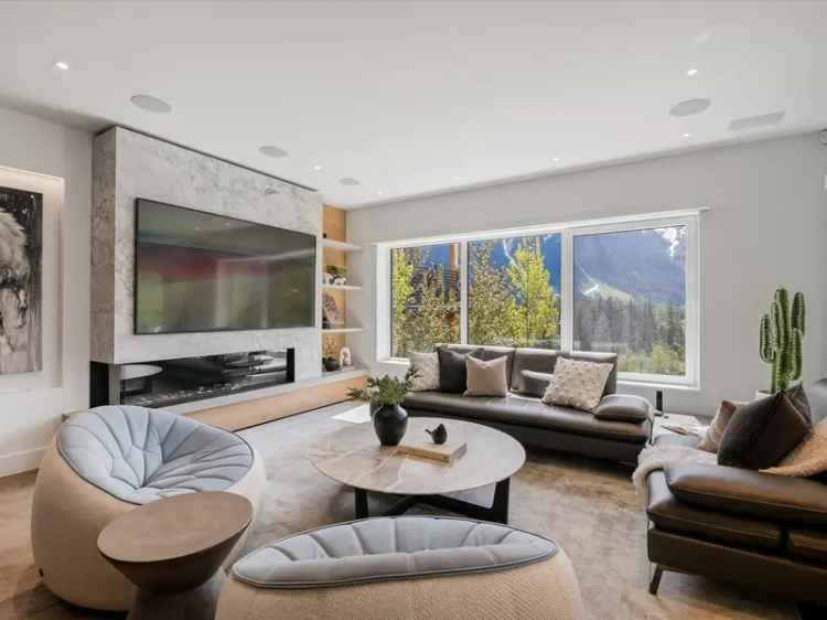 A $3,495,000.00 House/Single Family with 5 bedrooms in Pemberton, Pemberton