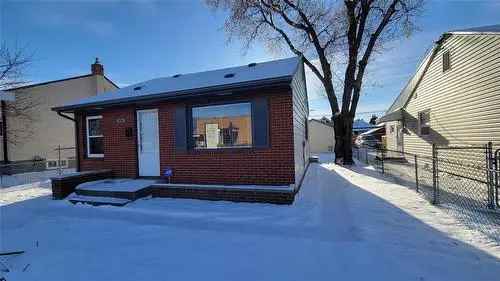 2 Bedroom House For Sale in Winnipeg, MB