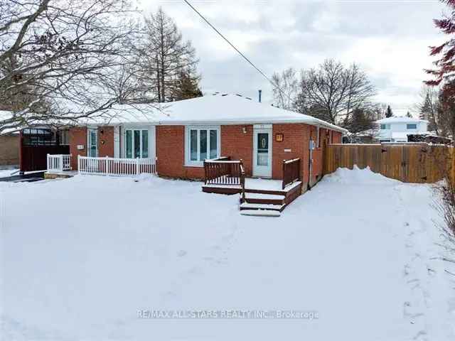 2 Bedroom North Ward Brick Bungalow