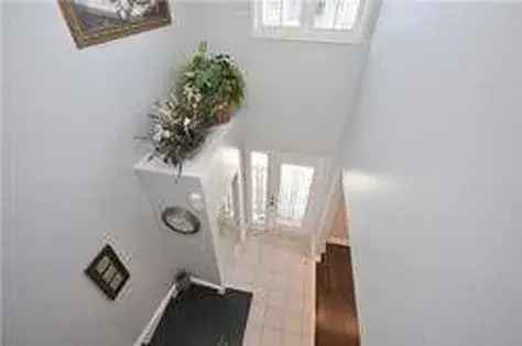 4 Bedroom 257m² Family Home Mississauga