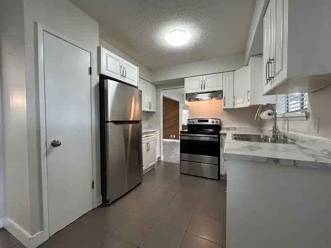 North Delta 3 Bed 1.5 Bath Upper Level House for Rent