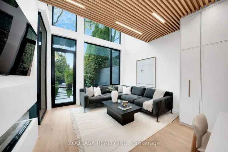 Luxury Rent Scandinavian Residence in Roxborough St W with Stunning Views