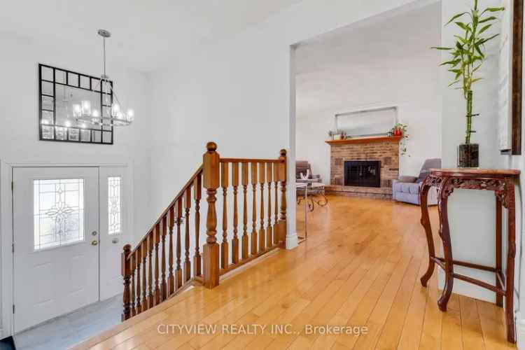 Charming Caledonia Bungalow 5 Beds 2 Baths Near River Walk