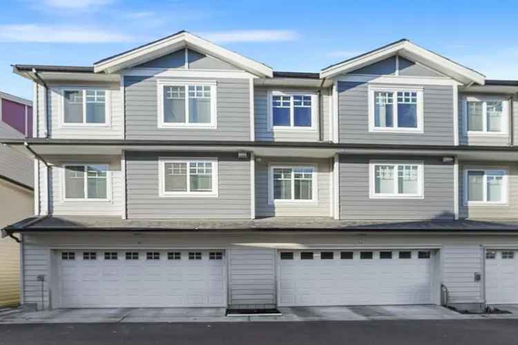 Spacious 4-Bedroom Townhouse Near Schools and Transit