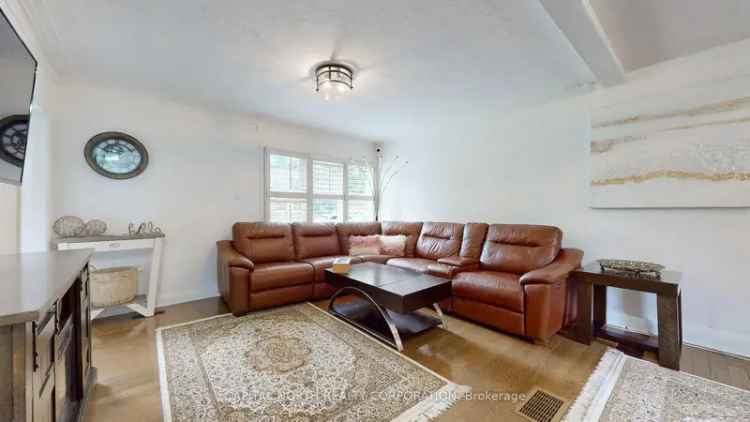 House For Sale in Richmond Hill, Ontario