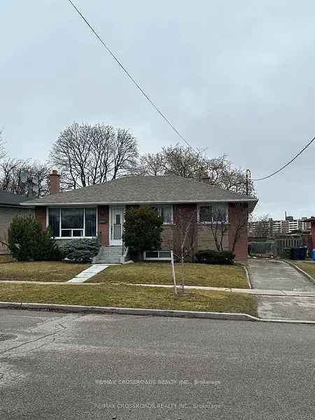 House For Sale in Toronto, Ontario