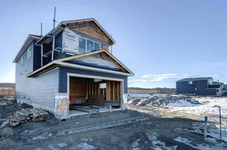 House For Sale in Town of Cochrane, Alberta