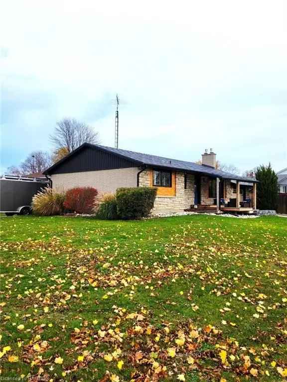 House For Sale in Sarnia, Ontario