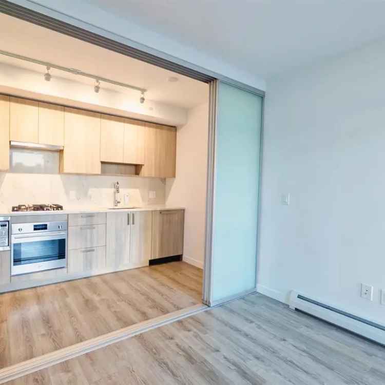 Surrey Central Apartment Near SFU and Kwantlen