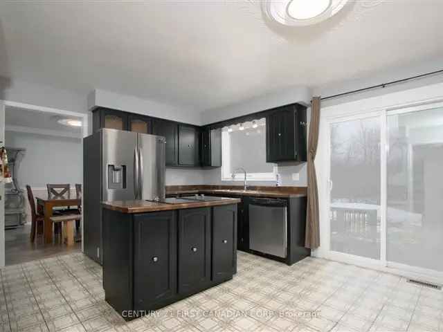 4-Bedroom 3-Bathroom Home in Parkhill Ontario