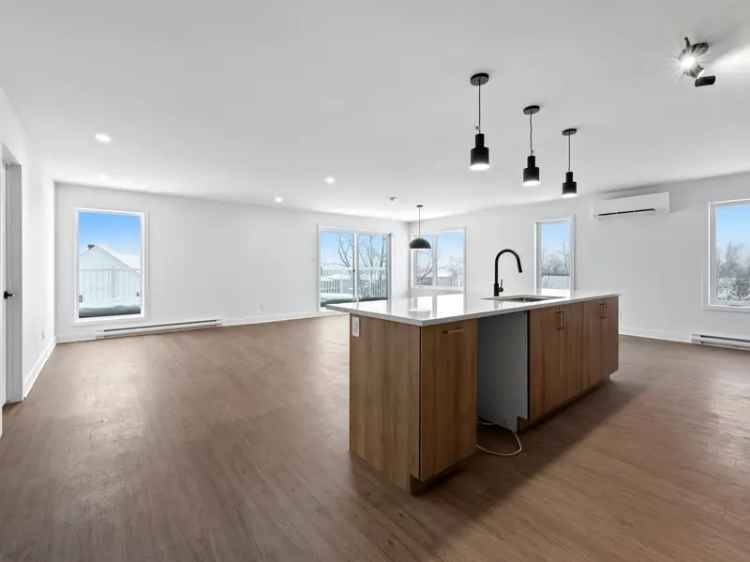 Luxury Penthouse Granby 1600 sq ft 3 Beds Panoramic Views