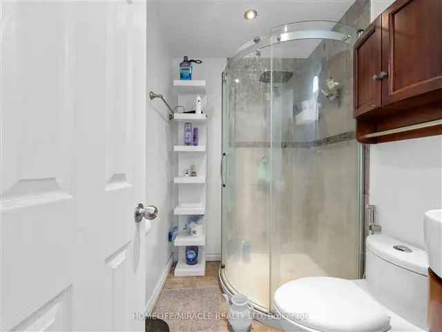 House For Sale in 3124, Patrick Crescent, Mississauga, Ontario