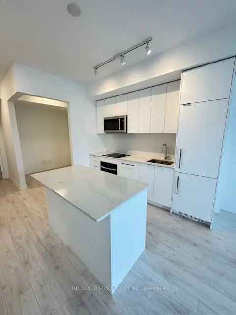 Luxury 1+Den Condo in 181 Sheppard East 2 Baths Parking Locker