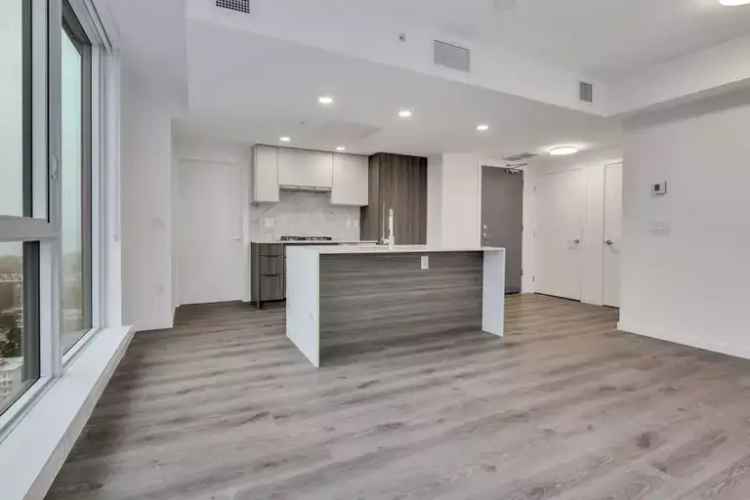 Apartment For Rent in Surrey, British Columbia