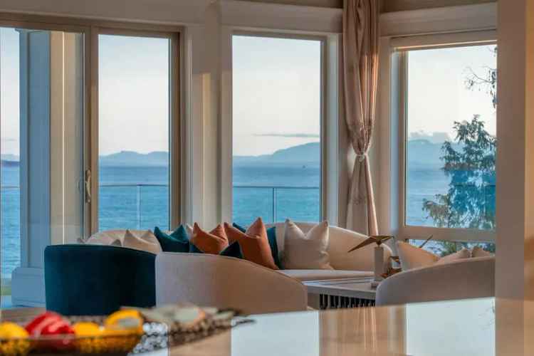 Altamont House: Waterfront Home with Panoramic Views