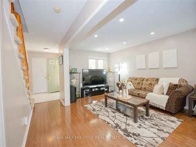 3 Bedroom Semi Detached House in Mississauga